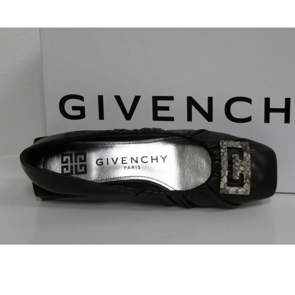 Brand new GIVENCHY